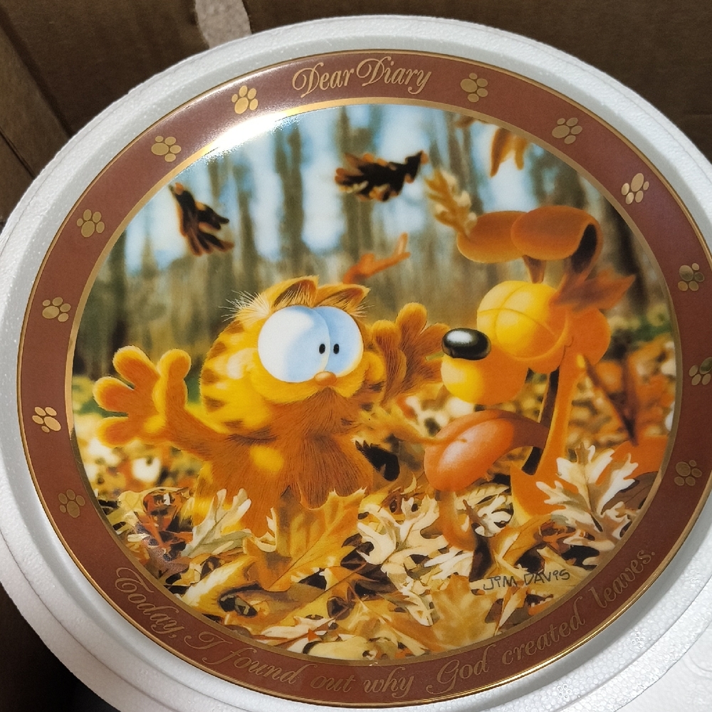Garfield and Odie Decorative Plate